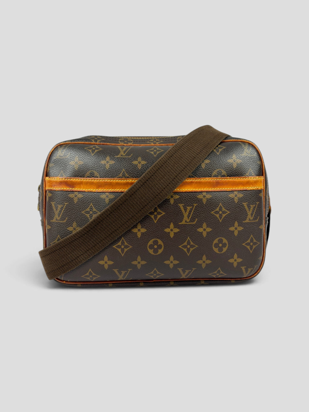Louis Vuitton Monogram Reporter PM Shoulder Bag aus Monogram-Canvas in Braun/Beige, Vorderansicht
