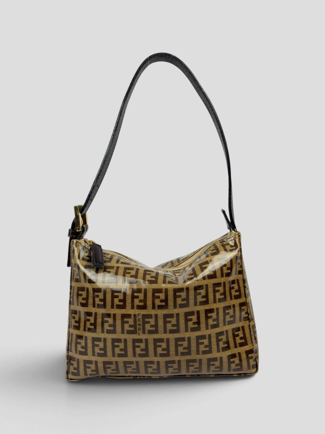 Fendi Zucca Coated Canvas Pochette Shoulder Bag aus Zucca-Jacquard-Canvas in Tabakbraun/Schwarzbraun, Vorderansicht