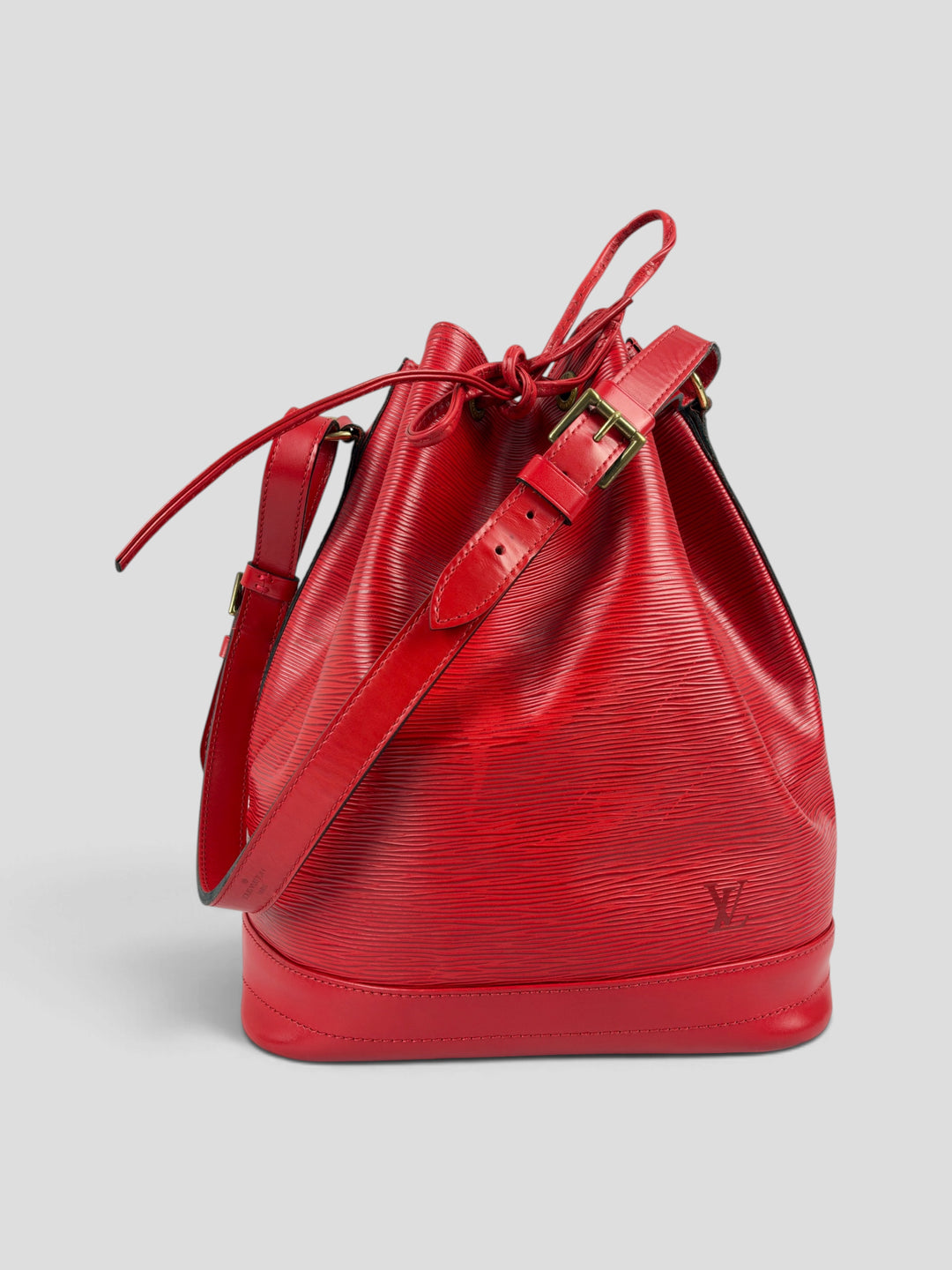 Louis Vuitton Epi Noé GM Shoulder Bag aus Epi-Leder in Rot, Vorderansicht