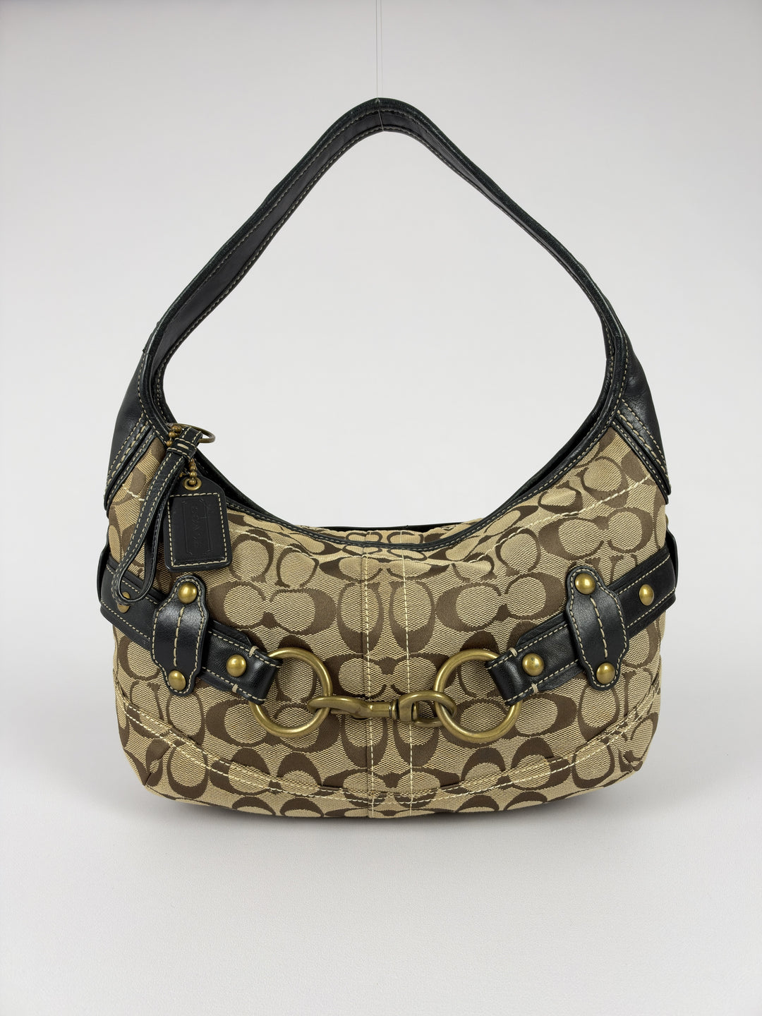 Coach Signature Horse Bit Hobo Shoulder Bag in Khaki/Braun, Vorderansicht im Originalfoto