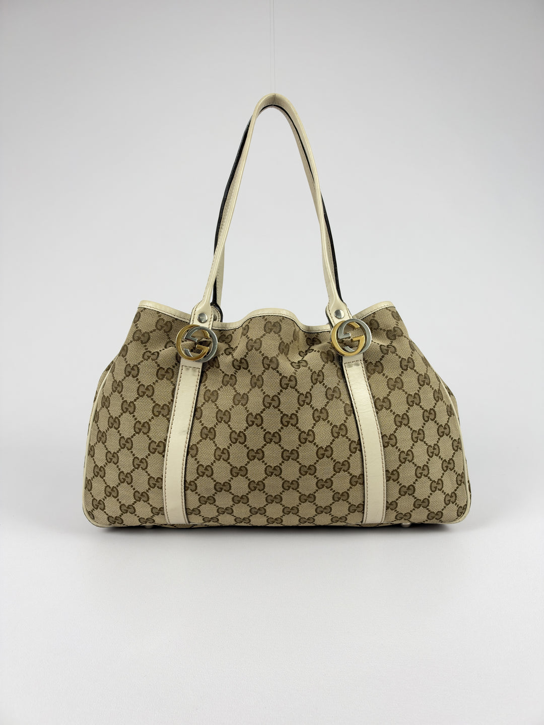 Gucci GG Canvas Twins Abbey Medium Tote Shoulder Bag in Beige/Ebenholz, Vorderansicht im Originalfoto
