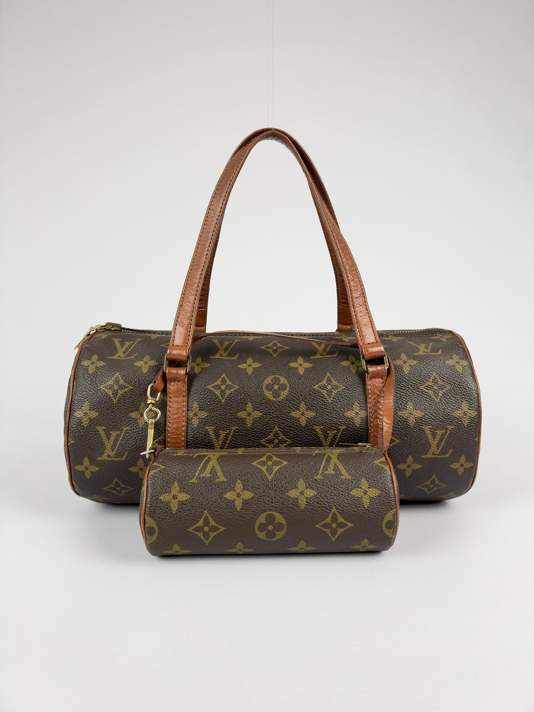 Louis Vuitton Monogram Papillon 30 in Braun/Ebenholz, Vorderansicht im Originalfoto