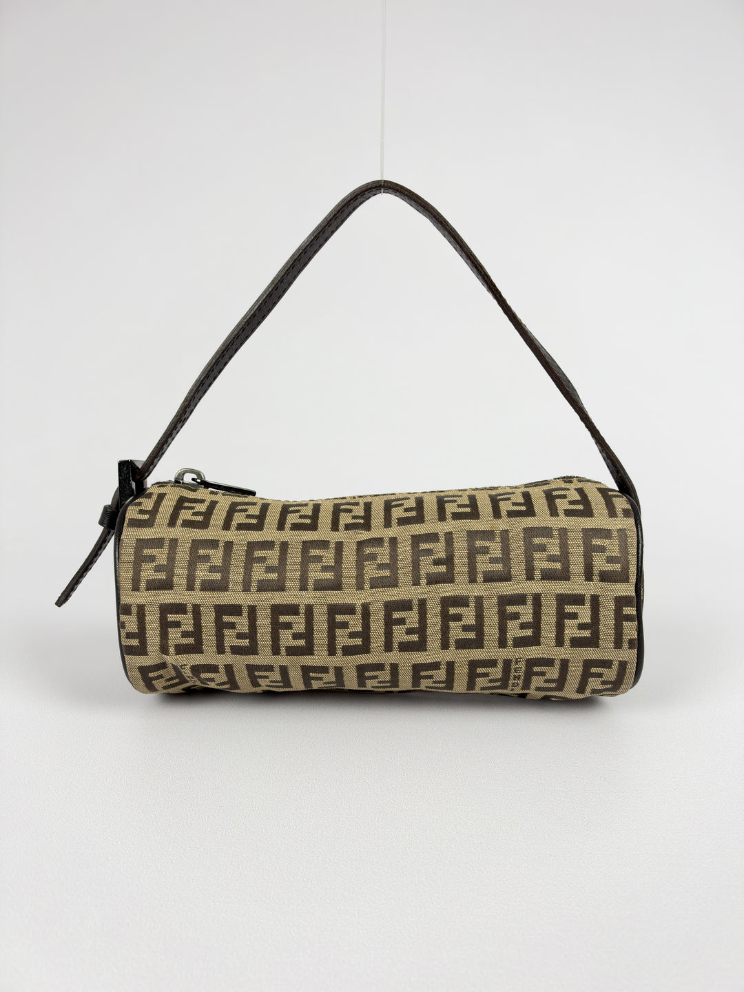 Fendi Zucchino Mini Cylinder Bag in Beige/Braun, Vorderansicht im Originalfoto