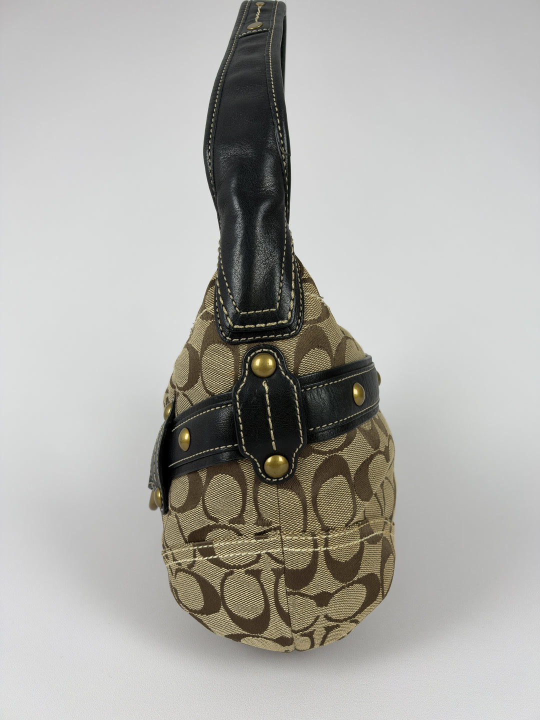Coach Signature Horse Bit Hobo Shoulder Bag in Khaki/Braun, Detailansicht 1
