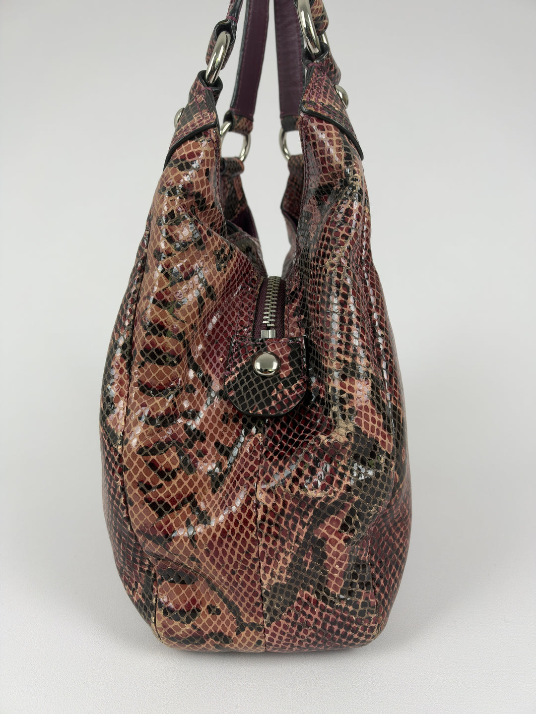 Coach Soho Snakeskin Embossed Leather Buckle Hobo Shoulder Bag in Altrosa, Detailansicht 1