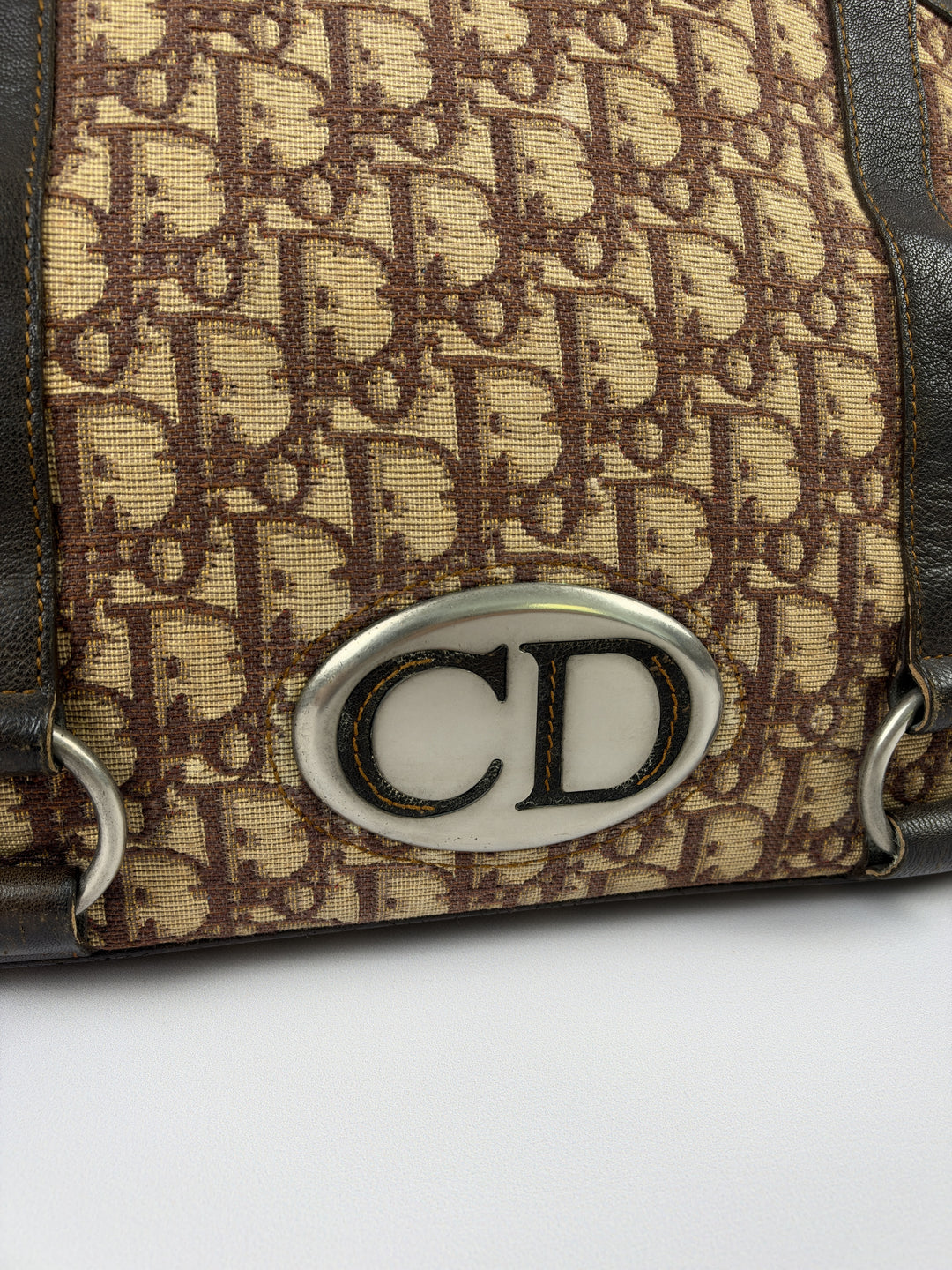 Dior Trotter Canvas CD Plaque Dome Shoulder Bag in Beige/Braun, Detailansicht 1