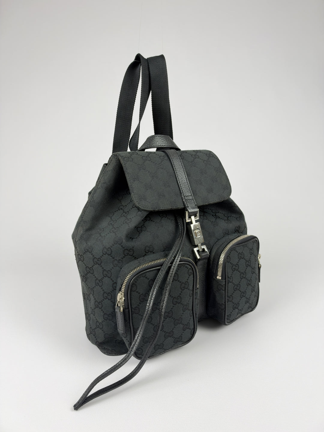 Gucci GG Canvas Jackie Backpack in Schwarz, Detailansicht 1