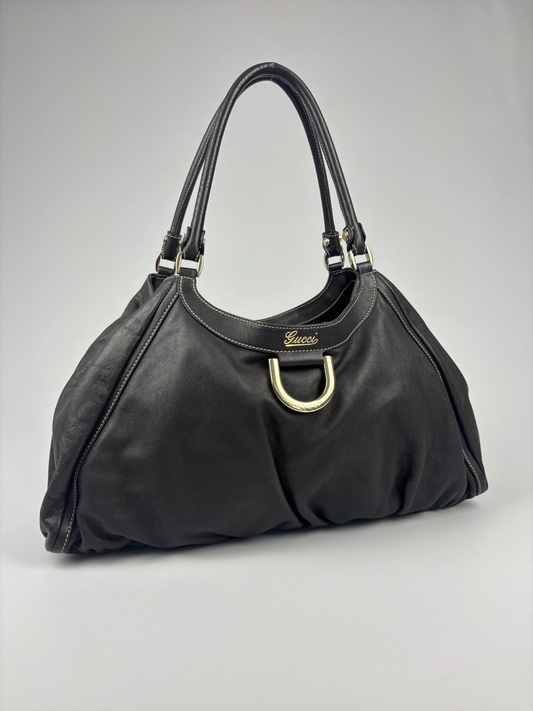 Gucci Abbey D-Ring Leather Hobo Shoulder Bag in Dunkelbraun, Detailansicht 1