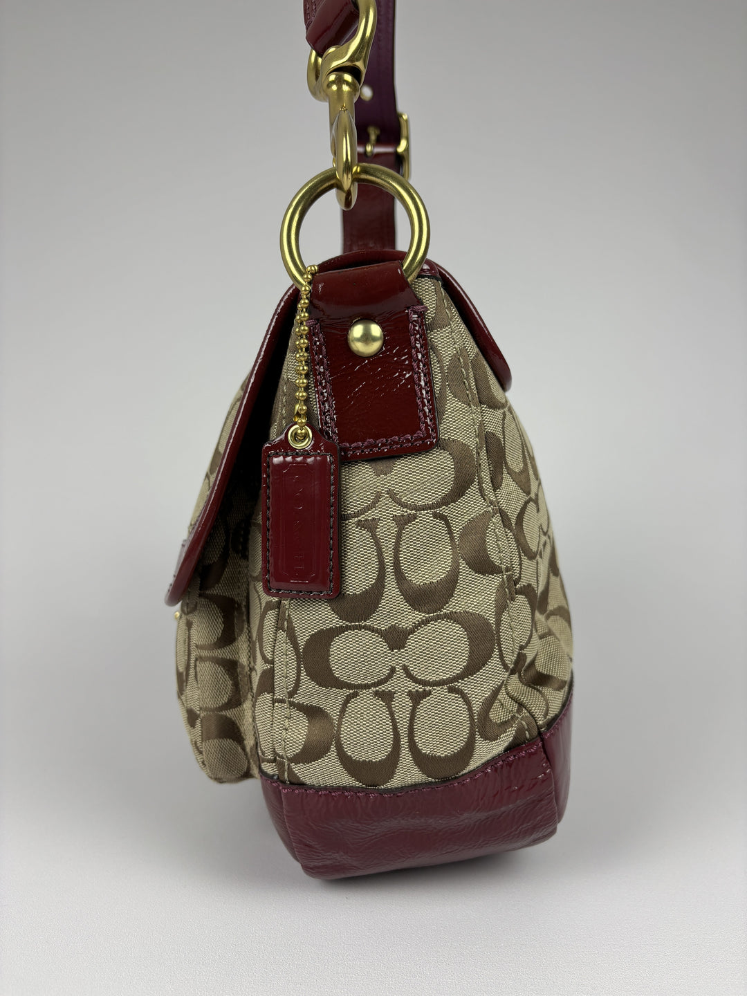 Coach Signature Turnlock Flap Shoulder Bag in Khaki/Braun, Detailansicht 1