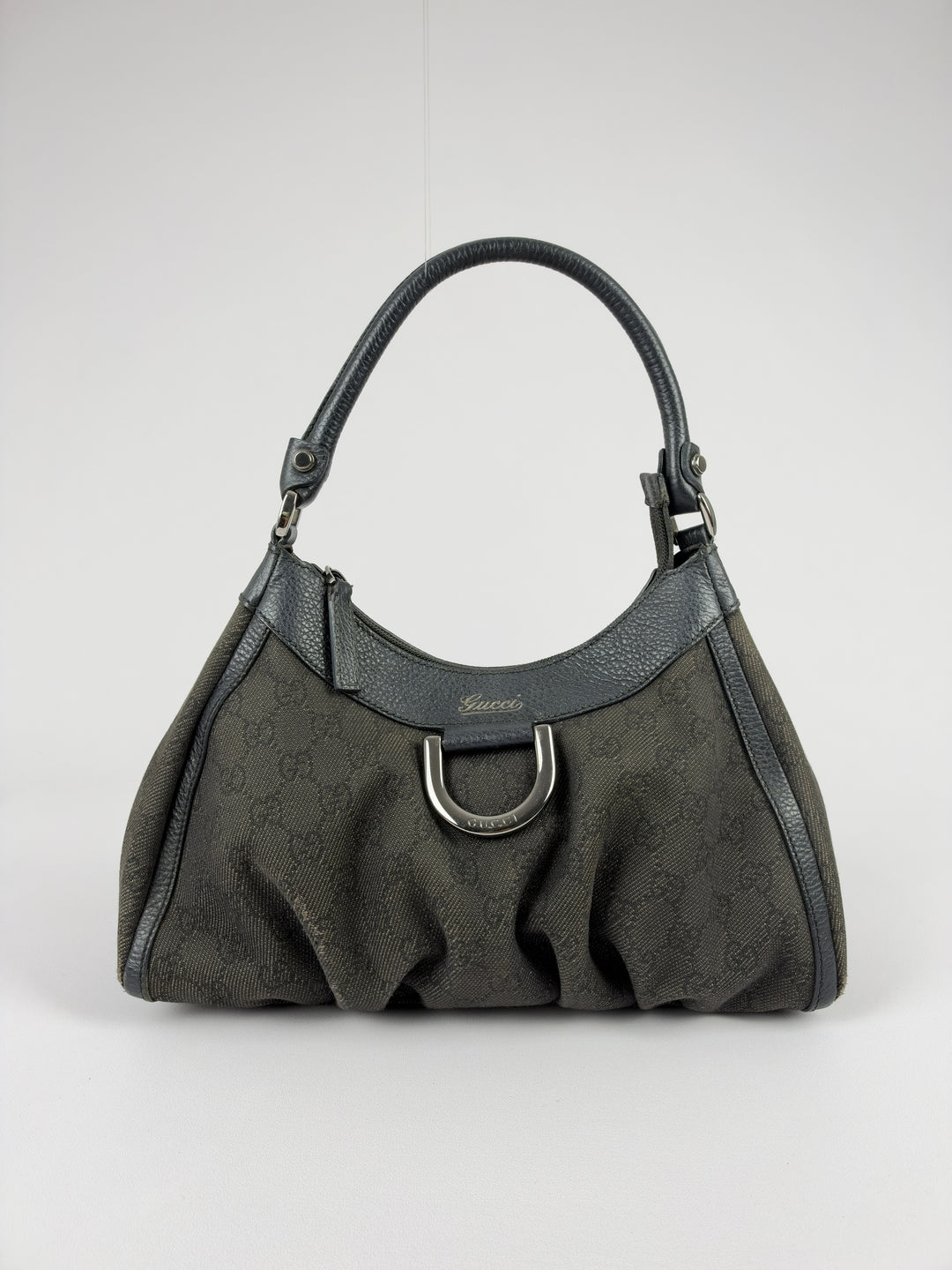 Gucci Abbey D-Ring Small Hobo Shoulder Bag in Anthrazit/Dunkelgrau, Detailansicht 1
