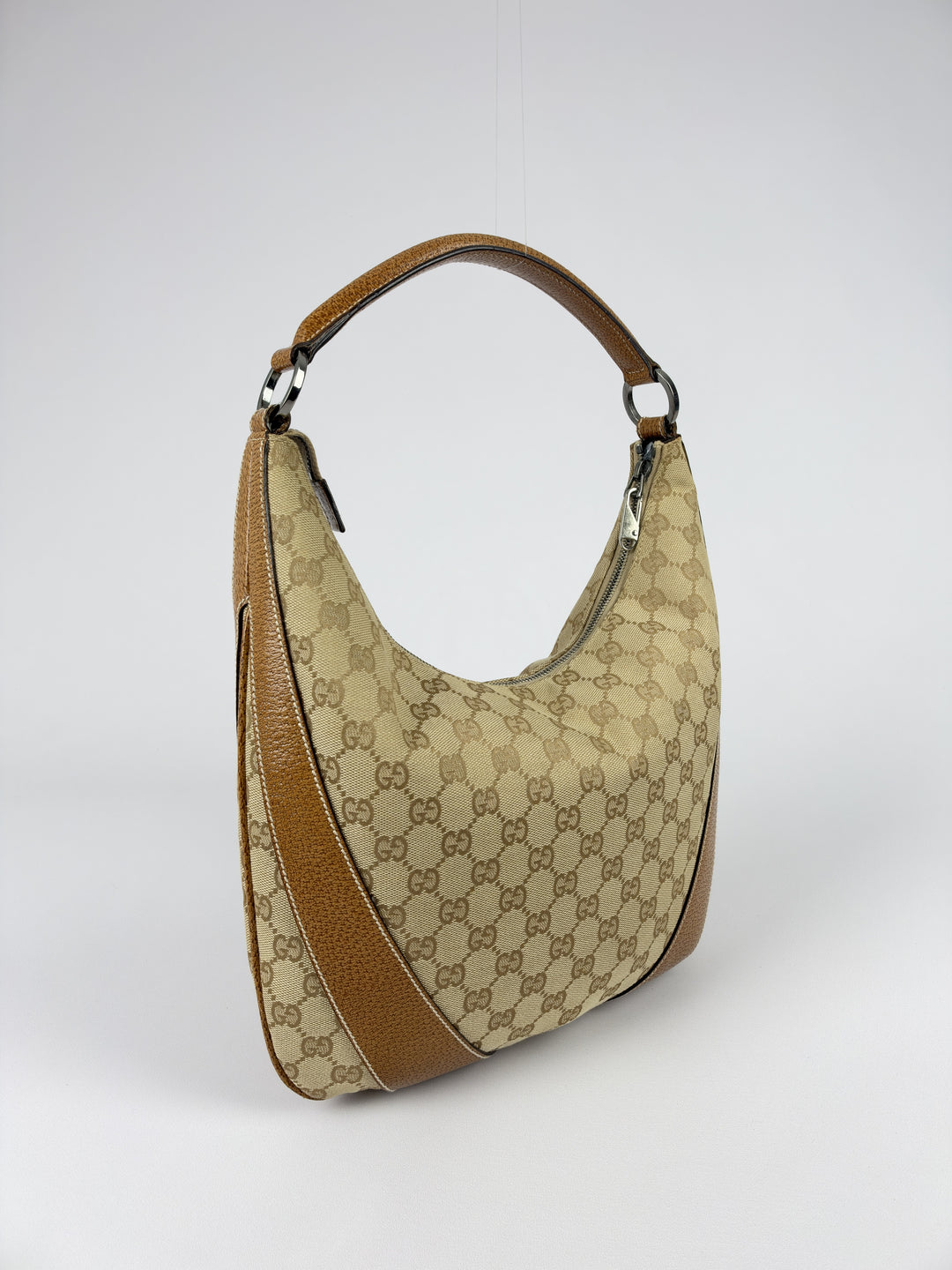 Gucci GG Canvas Small Hobo Shoulder Bag in Beige/Ebenholz, Detailansicht 1