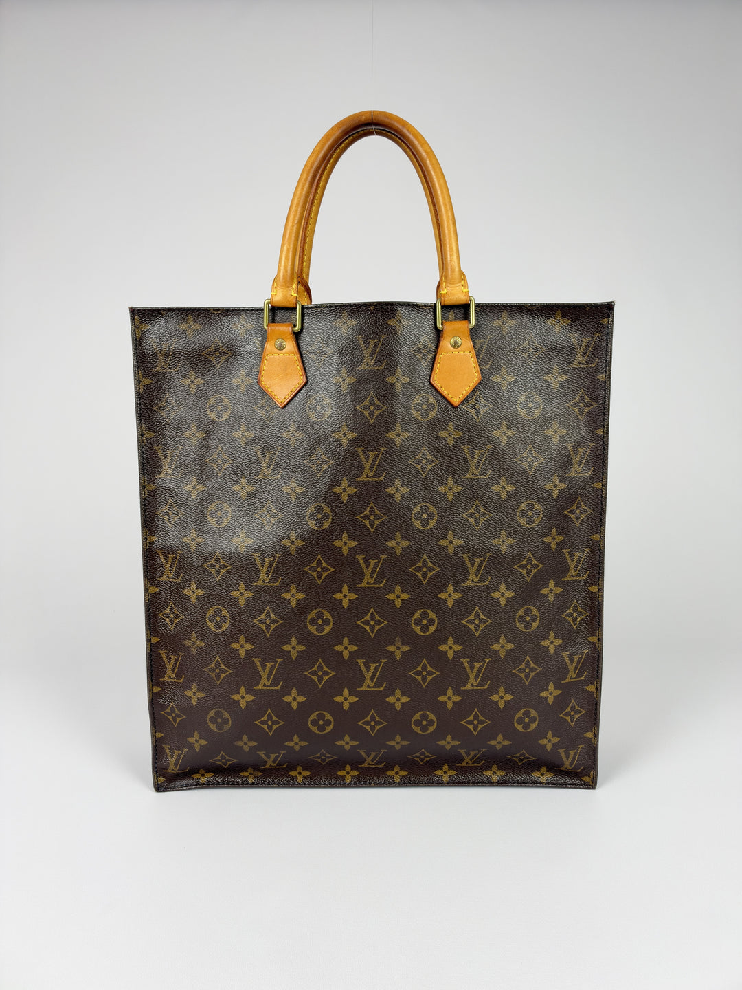 Louis Vuitton Monogram Sac Plat in Braun, Detailansicht 1