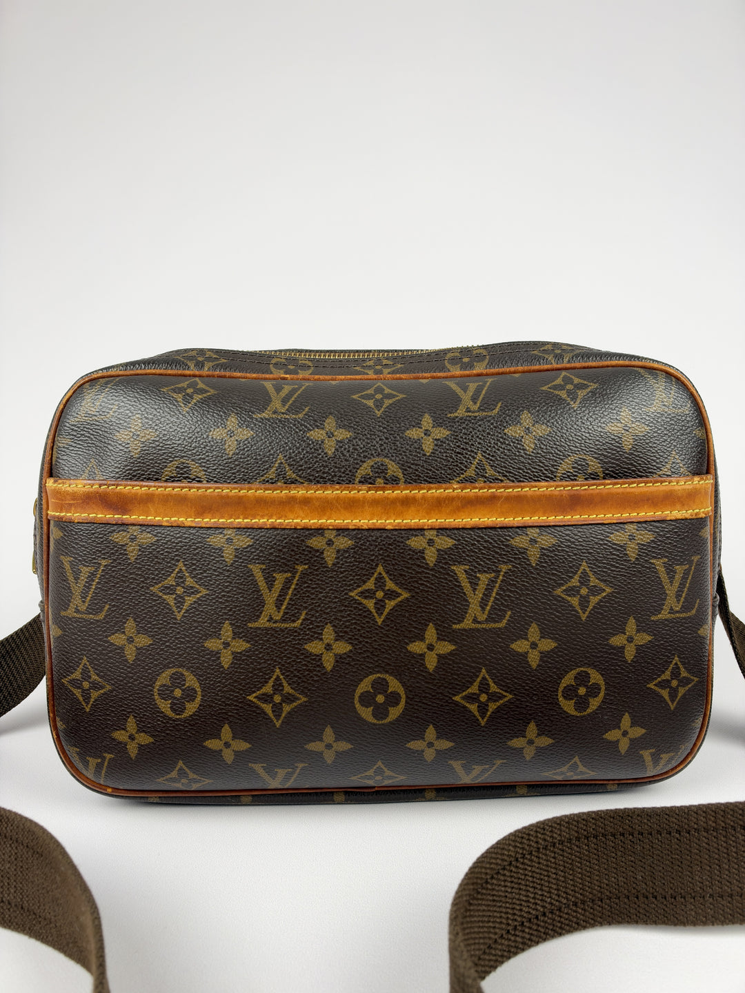 Louis Vuitton Monogram Reporter PM Shoulder Bag in Braun/Beige, Detailansicht 2