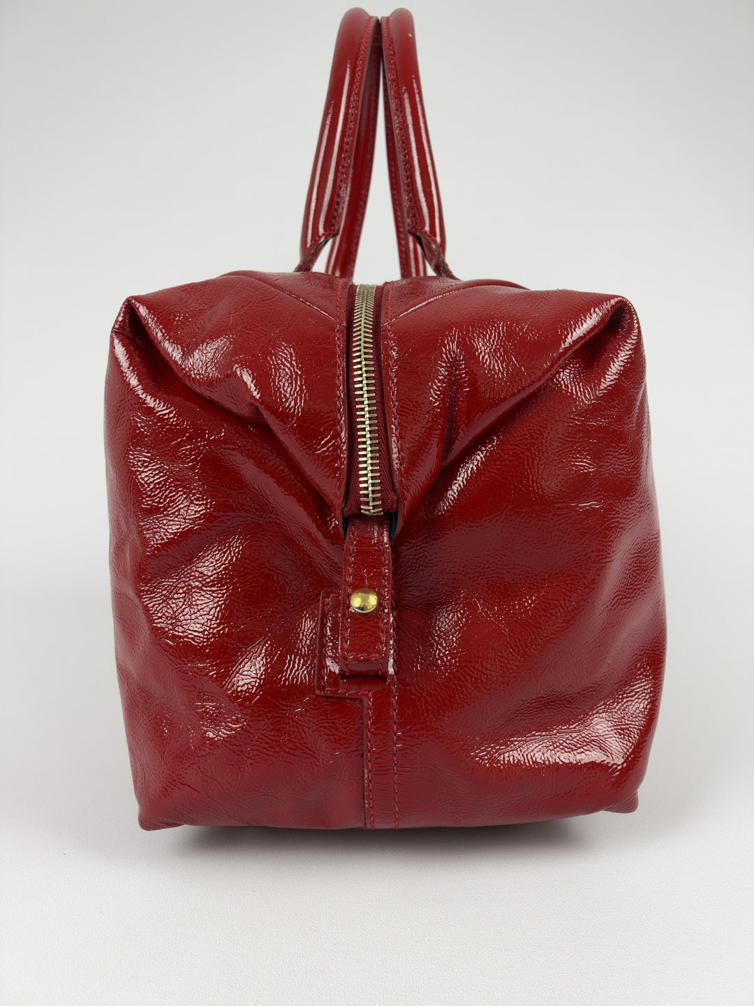 Yves Saint Laurent Easy Y Patent Leather Bag in Rot, Detailansicht 2