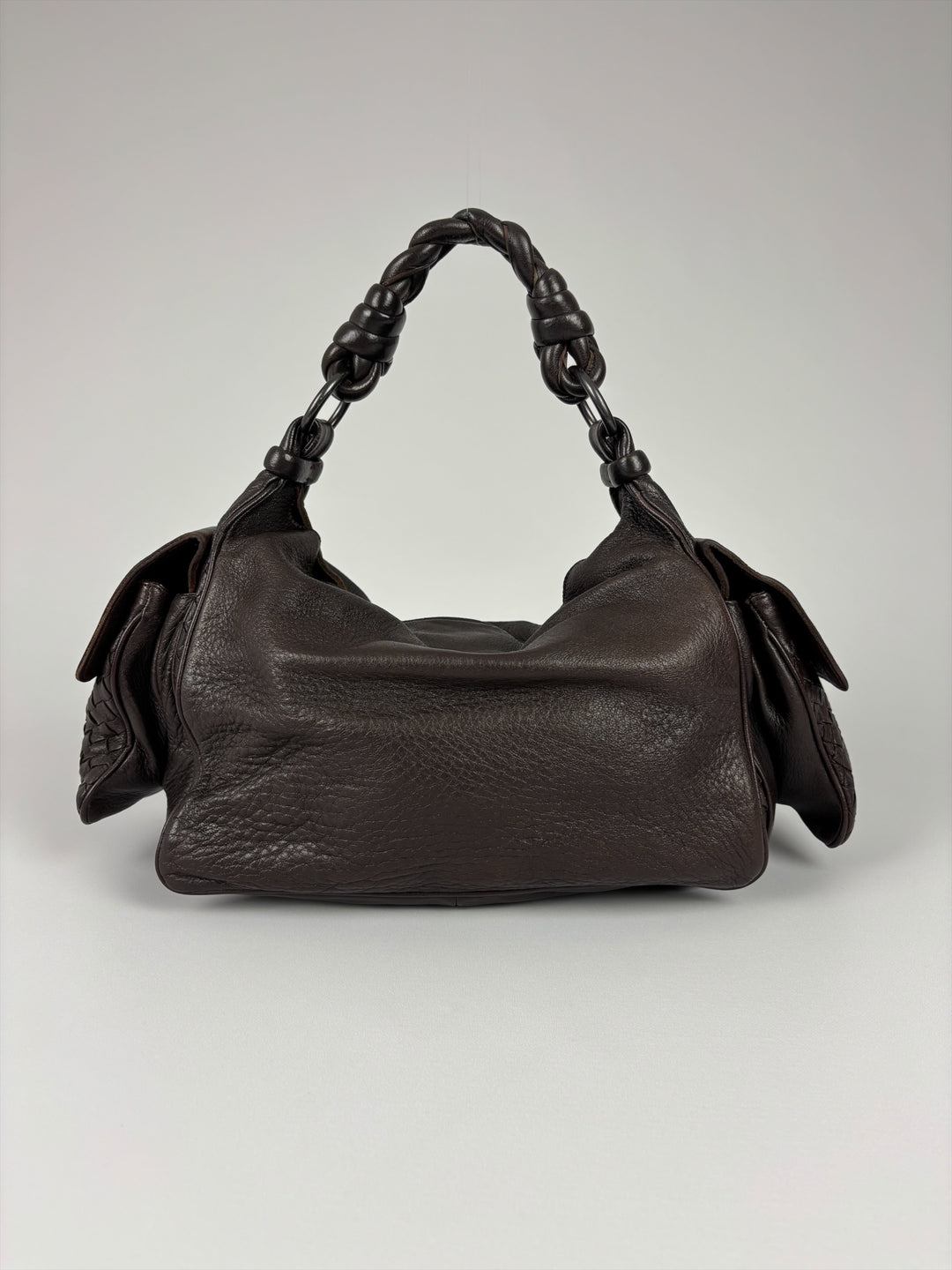 Bottega Veneta Intrecciato Cervo Leather Hobo Shoulder Bag in Dunkelbraun, Detailansicht 2