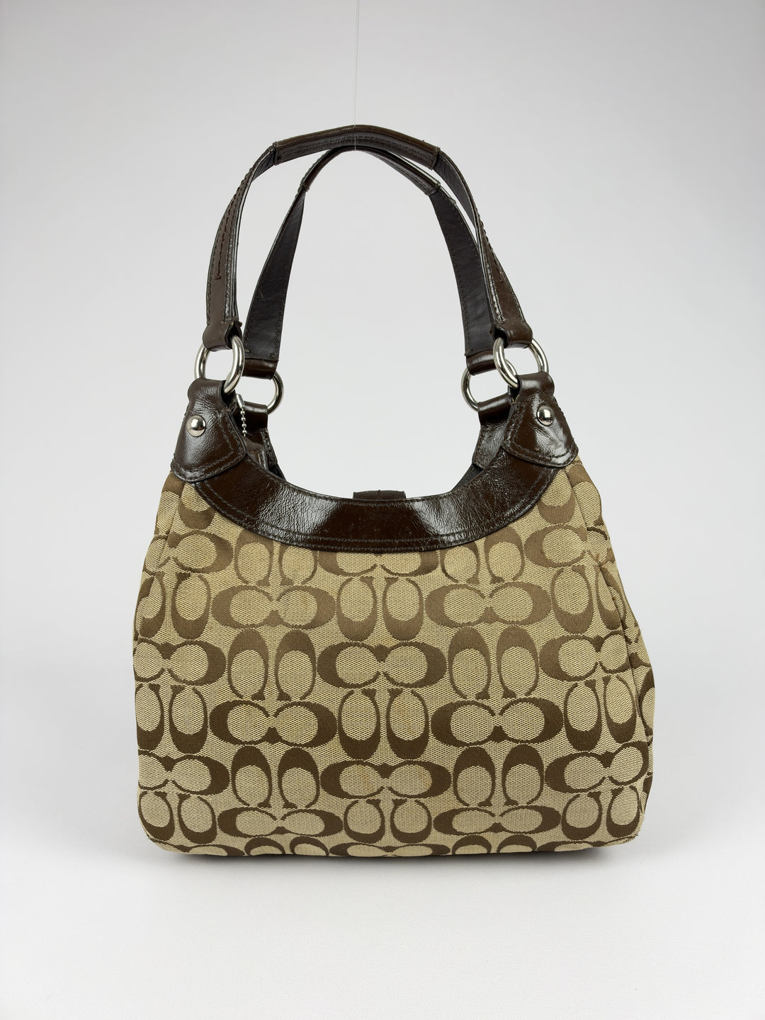 Coach Soho Signature Buckle Hobo Shoulder Bag in Khaki/Braun, Detailansicht 2