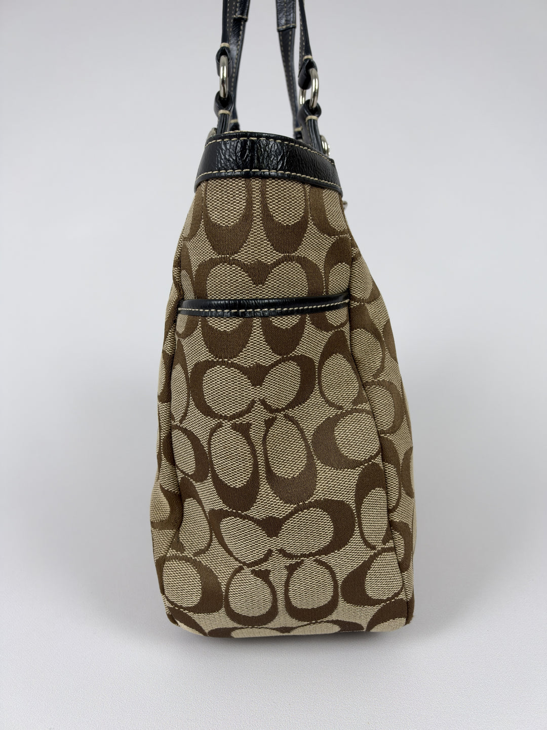 Coach Gallery Signature Tote Shoulder Bag in Khaki/Braun, Detailansicht 3