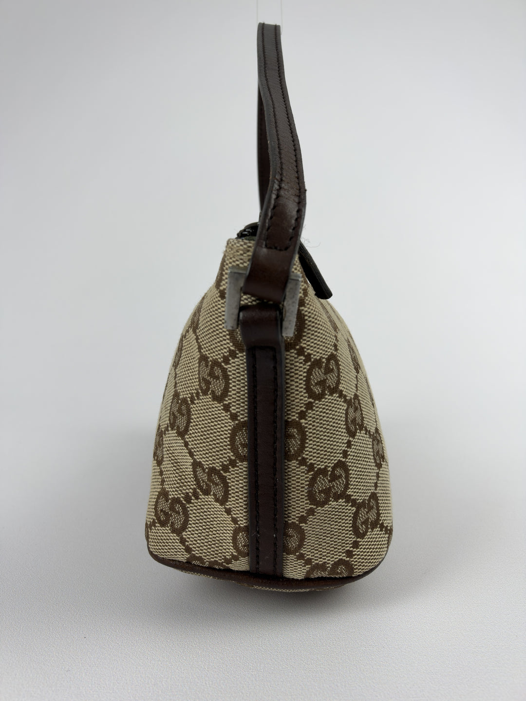 Gucci GG Canvas Boat Pochette in Beige/Braun, Detailansicht 3
