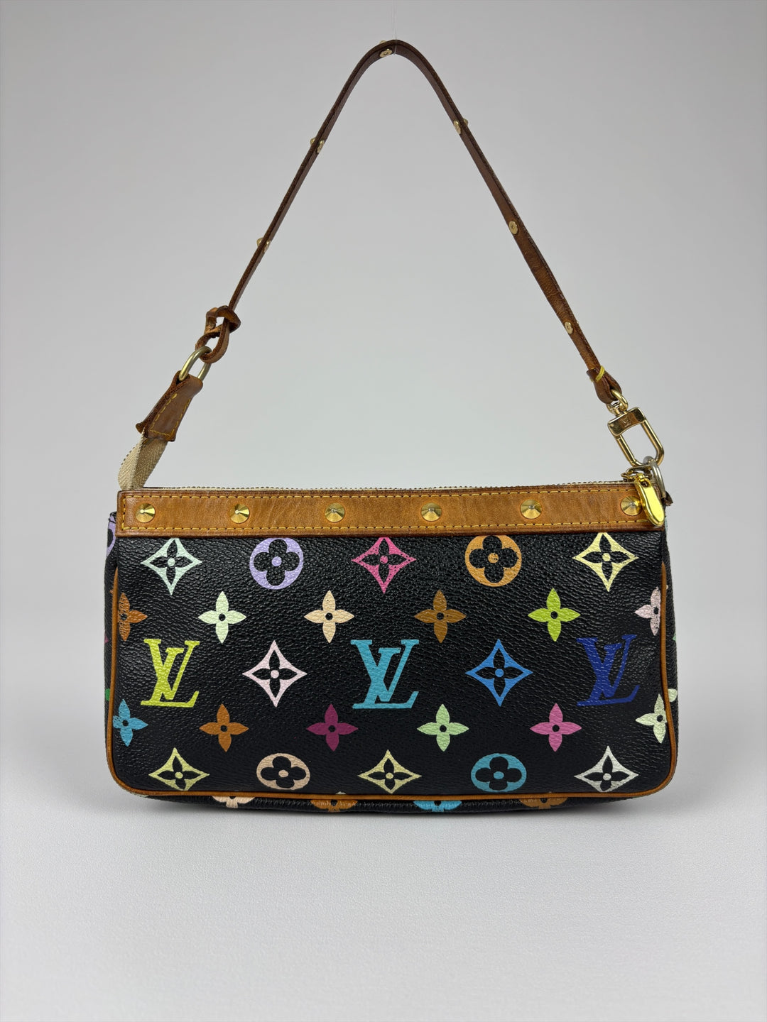 Louis Vuitton Monogram Multicolore Pochette Accessoires Shoulder Bag in Schwarz, Detailansicht 3