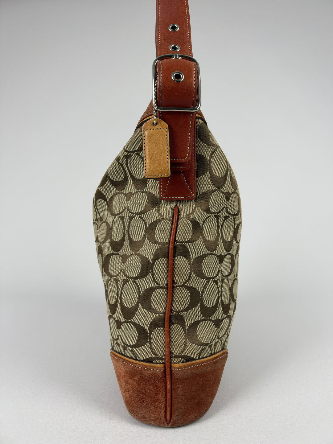 Coach Signature Suede Trim Hobo Shoulder Bag in Khaki/Braun, Detailansicht 3