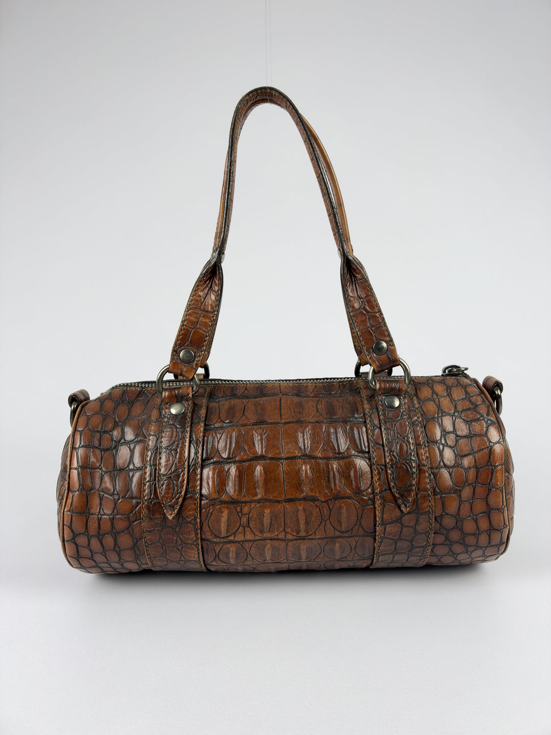 Miu Miu Archive Croc-Embossed Leather Barrel Shoulder Bag in Cognac/Braun, Detailansicht 3