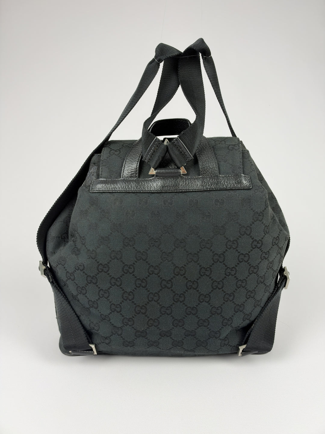 Gucci GG Canvas Jackie Backpack in Schwarz, Detailansicht 4