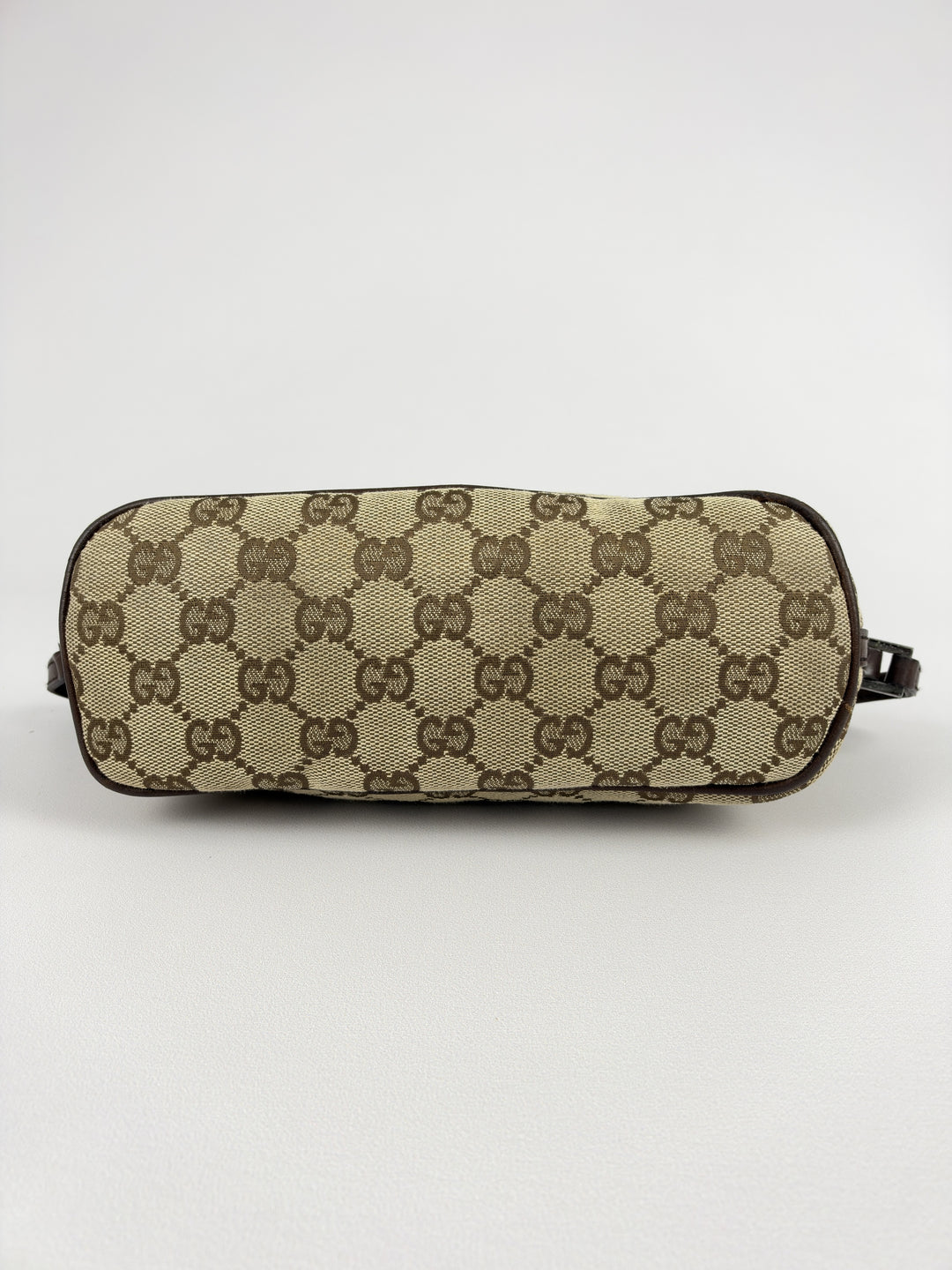 Gucci GG Canvas Boat Pochette in Beige/Braun, Detailansicht 4