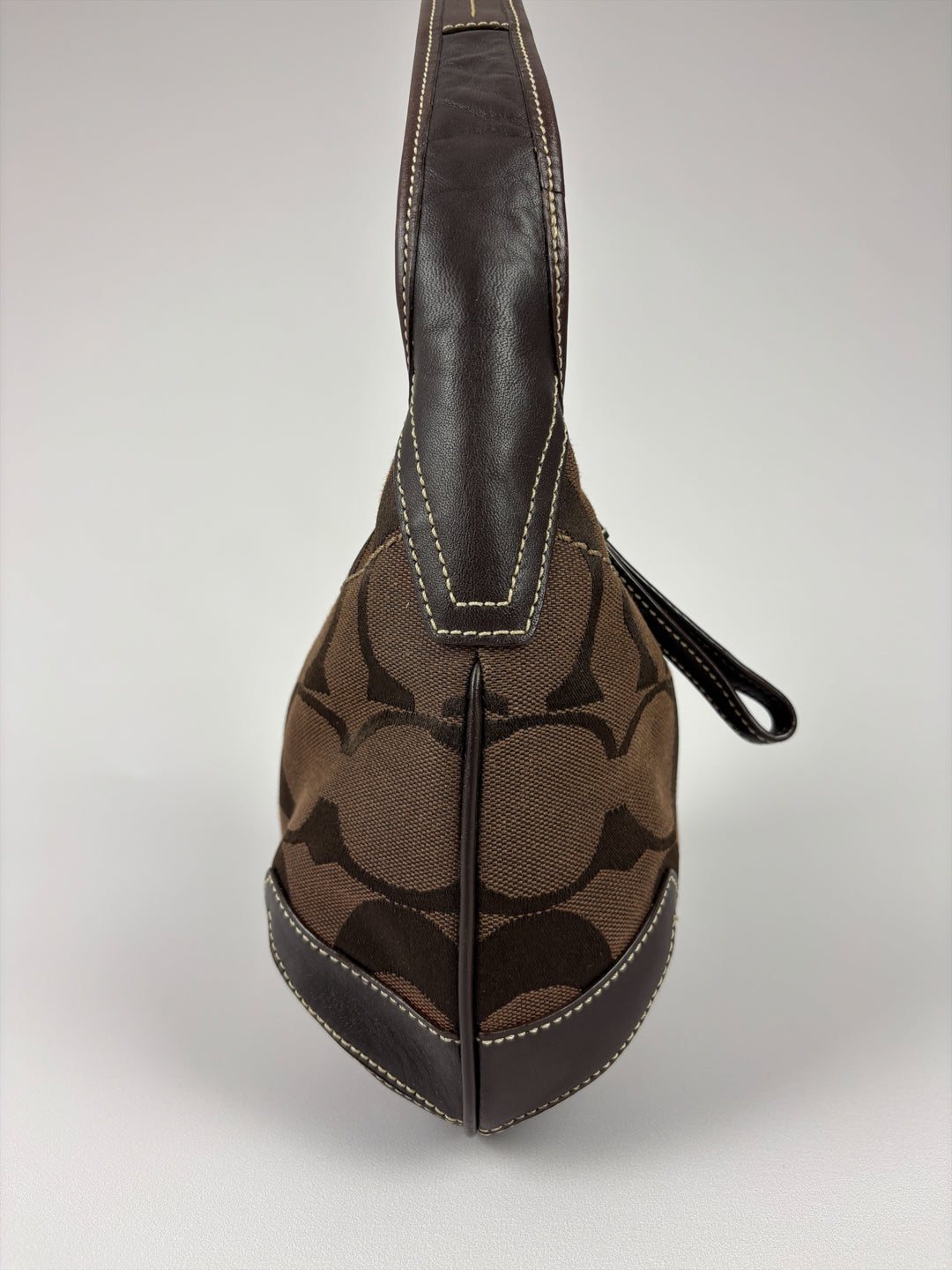 Coach Signature Ergo Hobo Shoulder Bag in Braun, Detailansicht 4