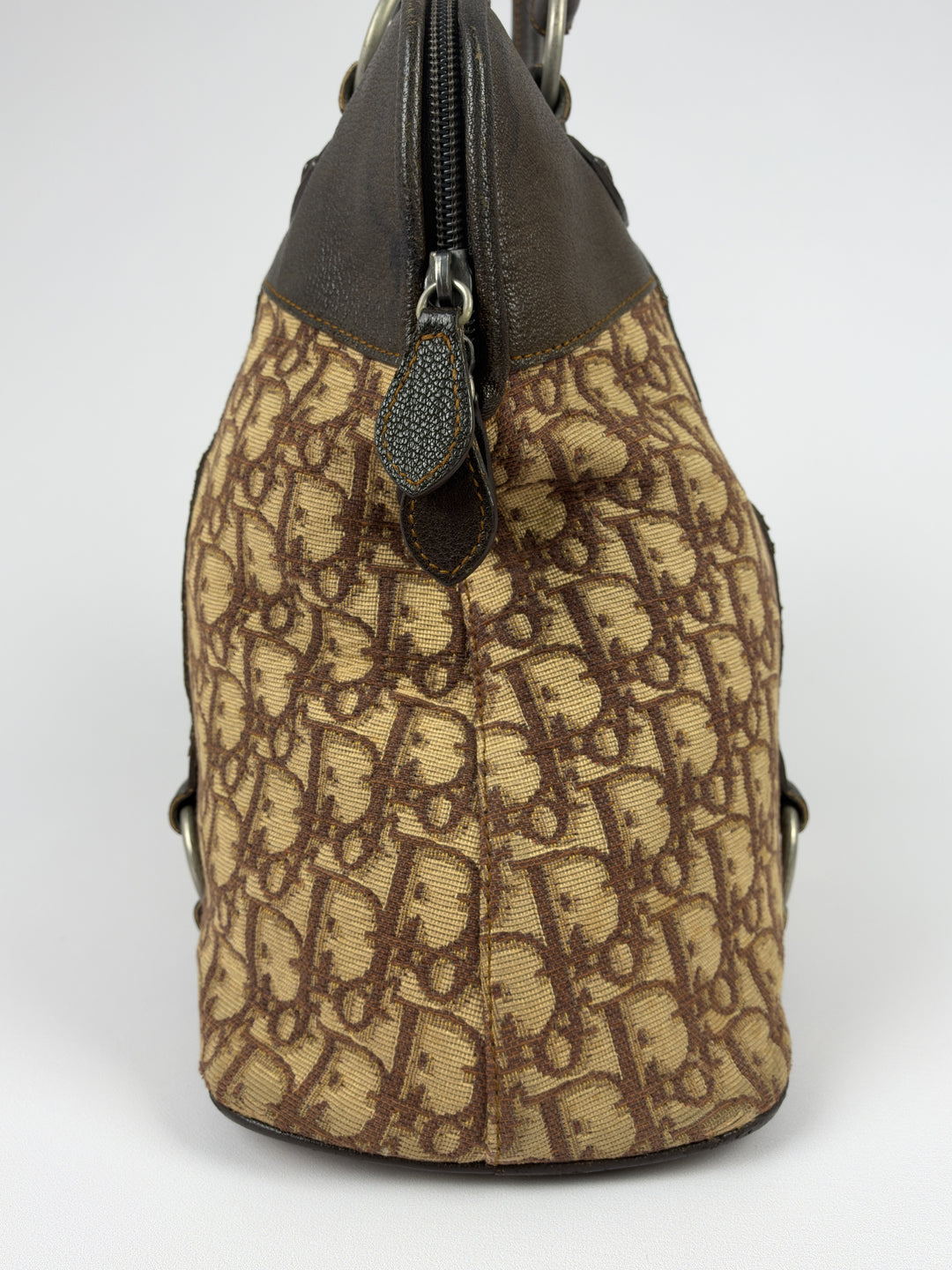 Dior Trotter Canvas CD Plaque Dome Shoulder Bag in Beige/Braun, Detailansicht 5