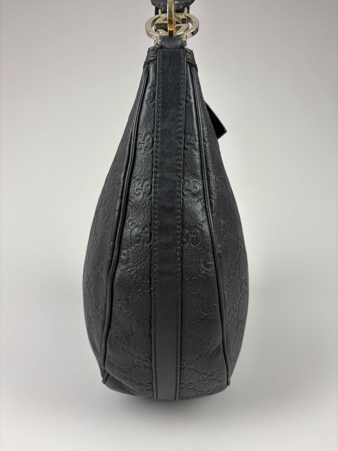 Gucci Guccissima Leather GG Twins Hobo Shoulder Bag in Schwarz, Detailansicht 5
