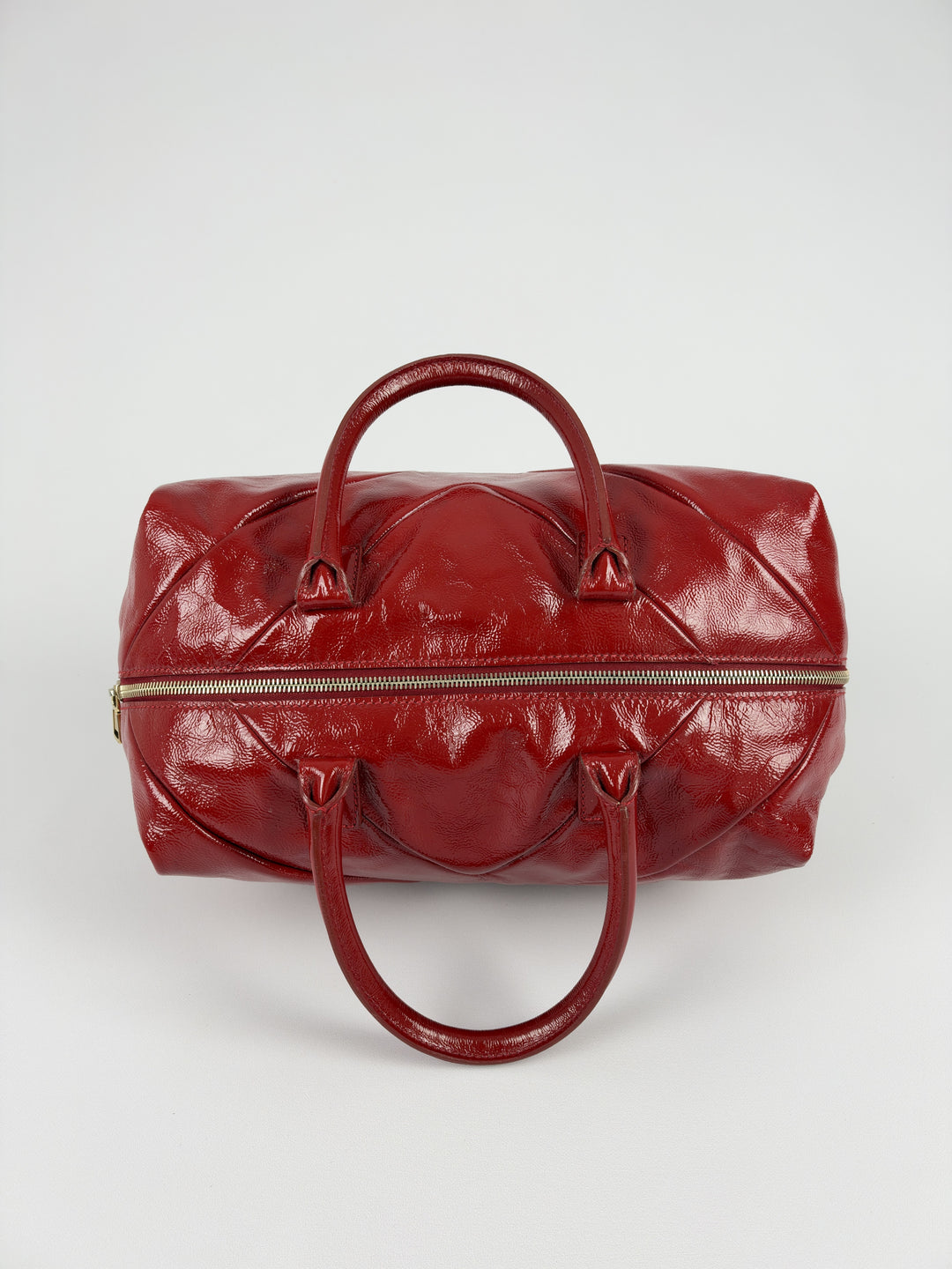 Yves Saint Laurent Easy Y Patent Leather Bag in Rot, Detailansicht 5
