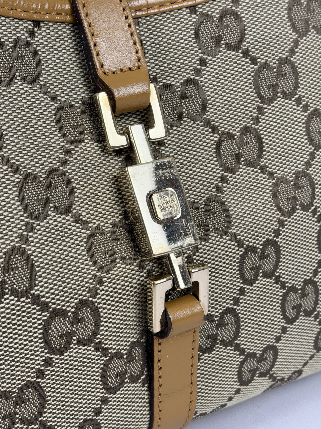 Gucci GG Canvas Jackie Shoulder Bag in Beige/Ebenholz, Detailansicht 5