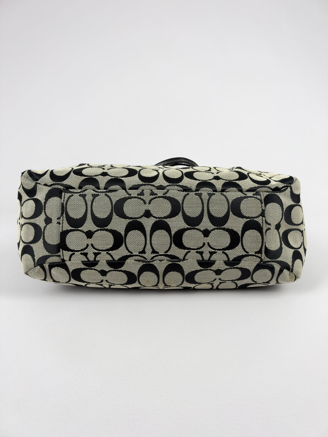 Coach Gallery Signature Tote Shoulder Bag in Grau/Schwarz, Detailansicht 5