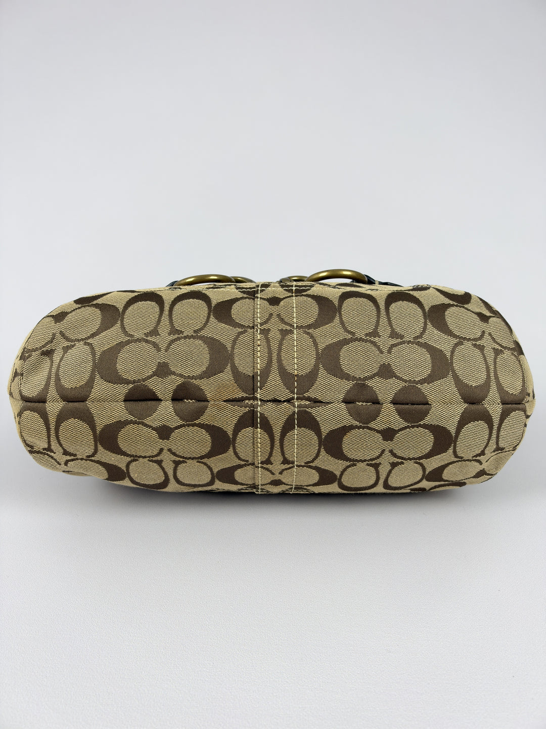 Coach Signature Horse Bit Hobo Shoulder Bag in Khaki/Braun, Detailansicht 6