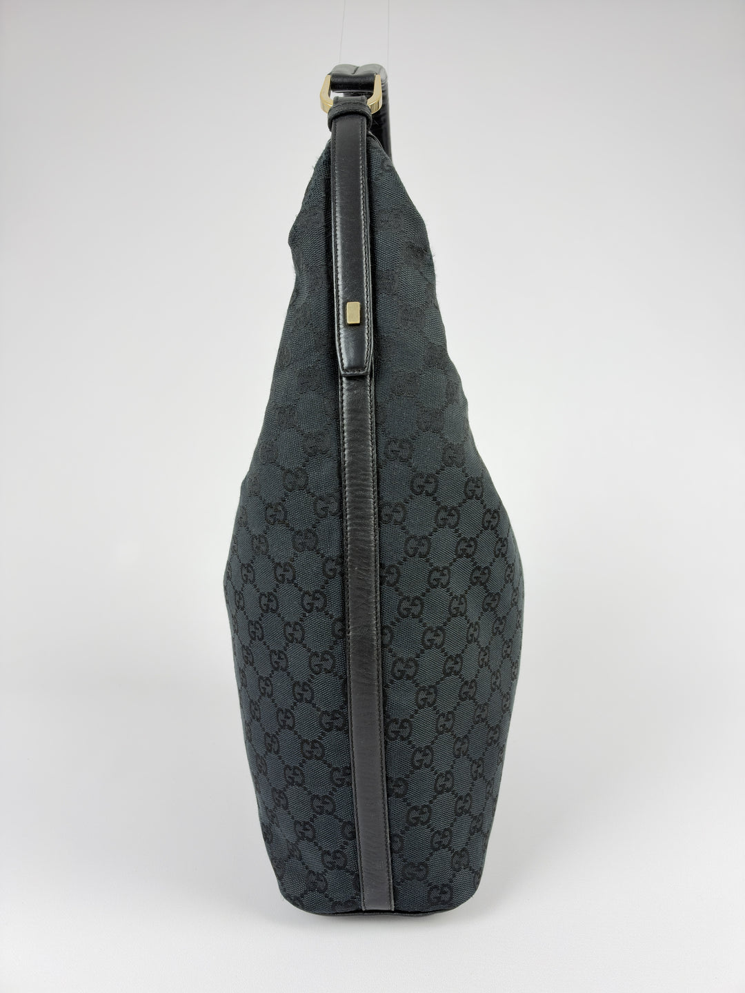 Gucci GG Canvas Hobo Shoulder Bag in Schwarz, Detailansicht 6