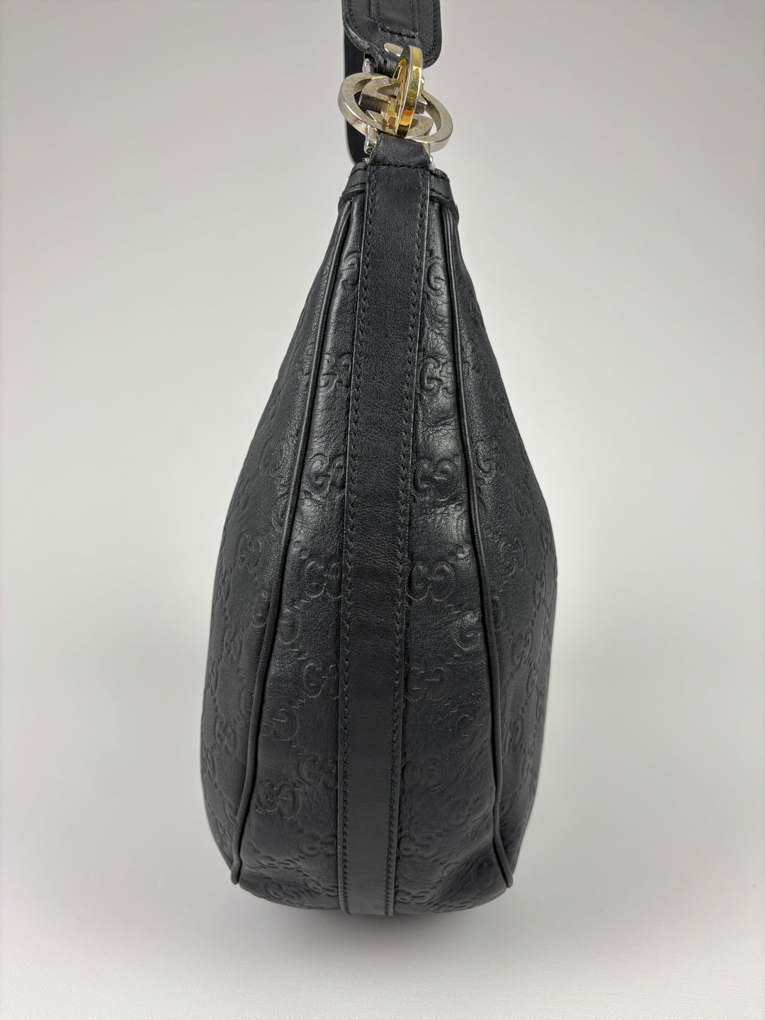 Gucci Guccissima Leather GG Twins Hobo Shoulder Bag in Schwarz, Detailansicht 6
