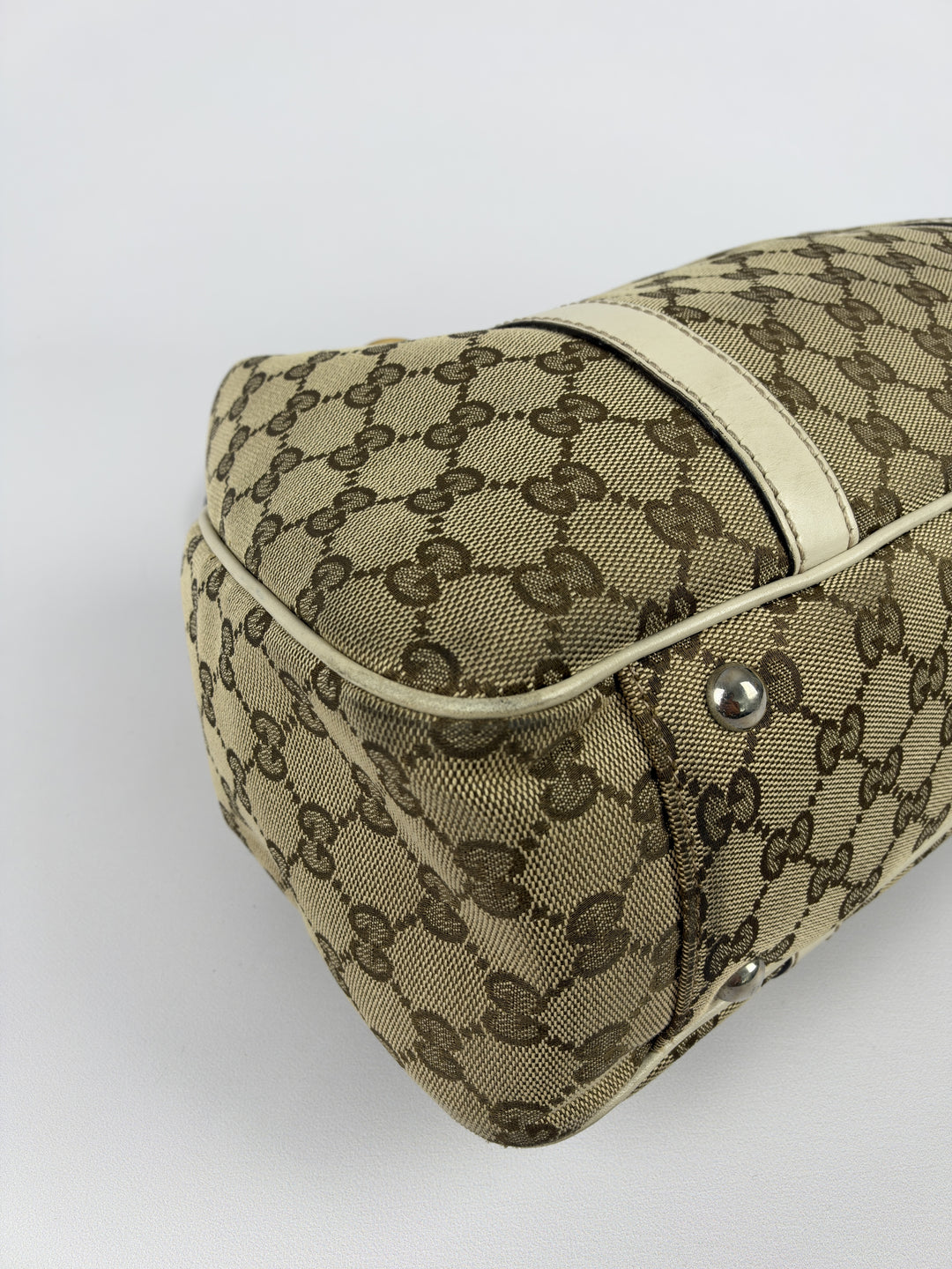 Gucci GG Canvas Twins Abbey Medium Tote Shoulder Bag in Beige/Ebenholz, Detailansicht 6