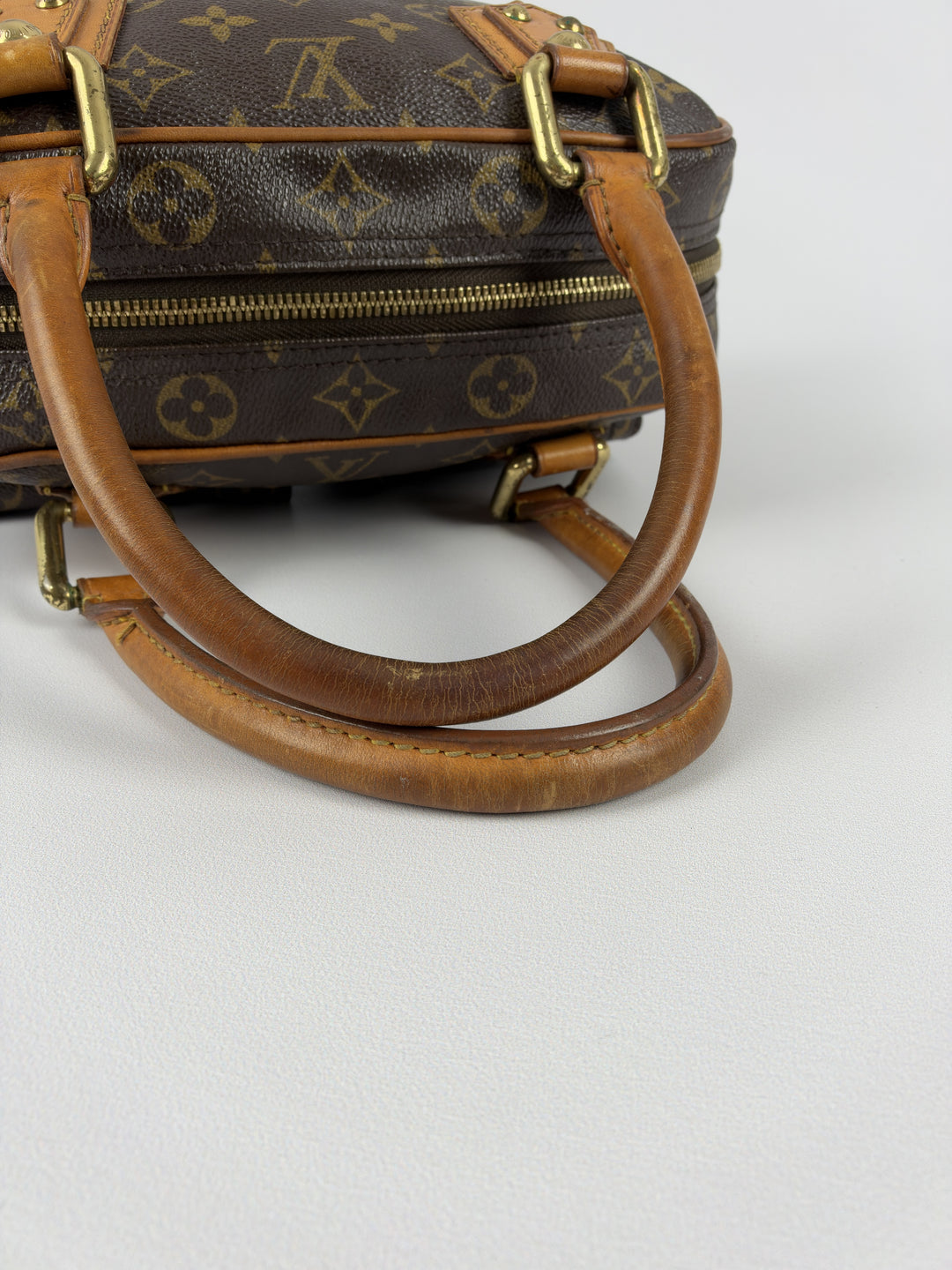 Louis Vuitton Monogram Manhattan PM in Braun, Detailansicht 6