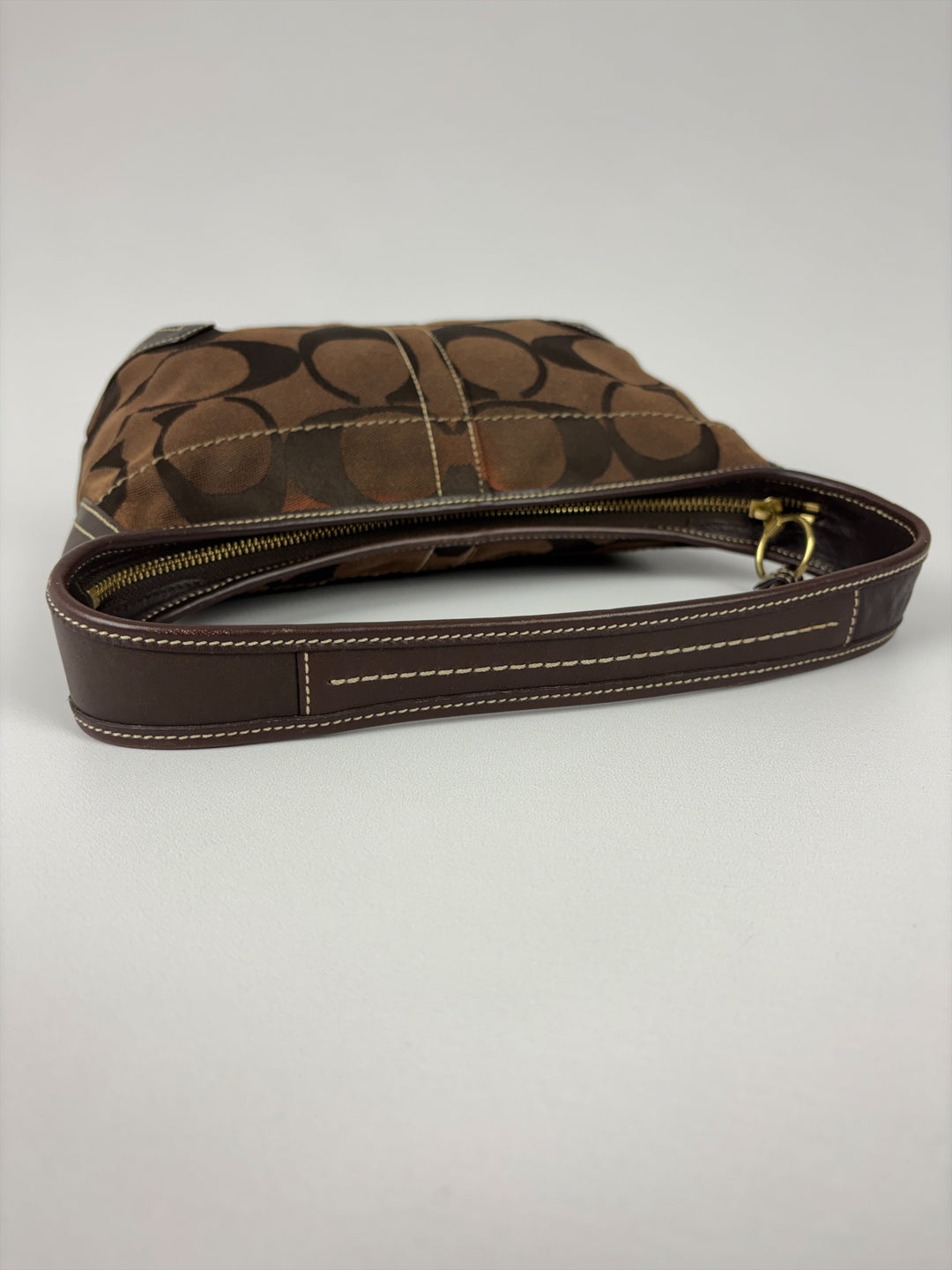 Coach Signature Ergo Hobo Shoulder Bag in Braun, Detailansicht 6