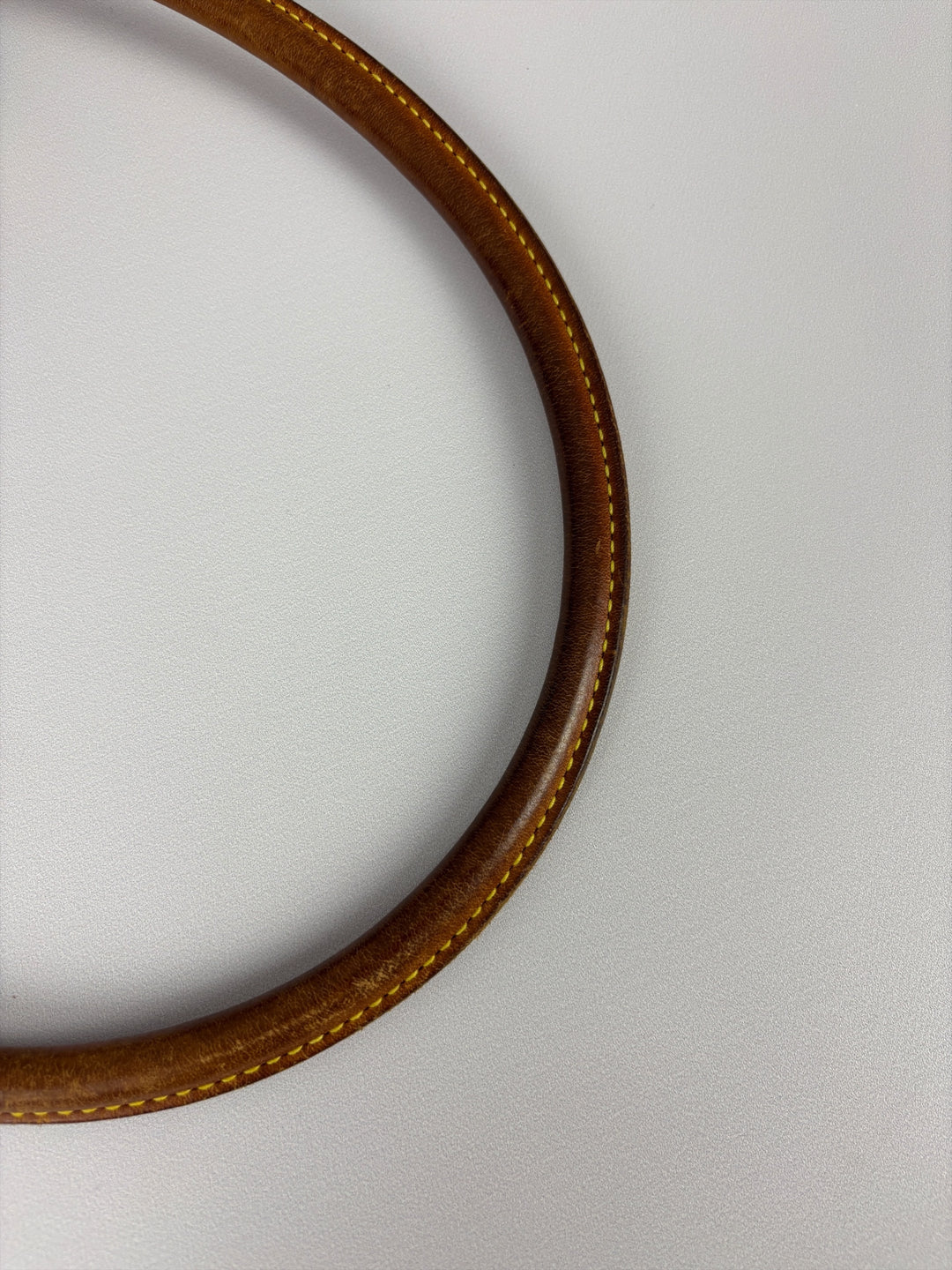 Louis Vuitton Monogram Looping PM Shoulder Bag in Braun, Detailansicht 6