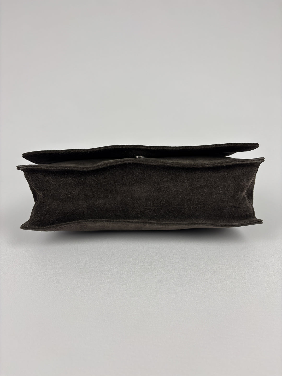 Gucci Bamboo Suede Flap Shoulder Bag in Dunkelbraun, Detailansicht 6