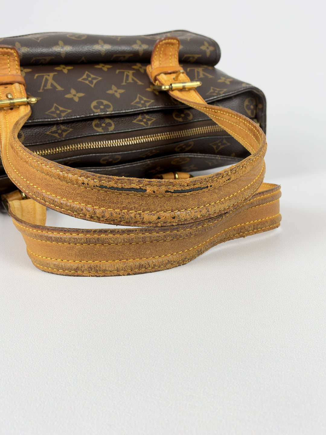 Louis Vuitton Monogram Multipli-Cité Shoulder Bag in Braun, Detailansicht 6