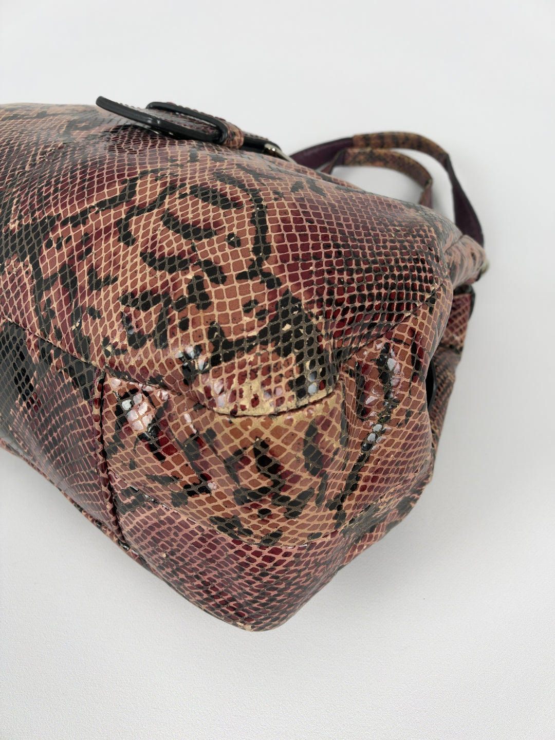 Coach Soho Snakeskin Embossed Leather Buckle Hobo Shoulder Bag in Altrosa, Detailansicht 7