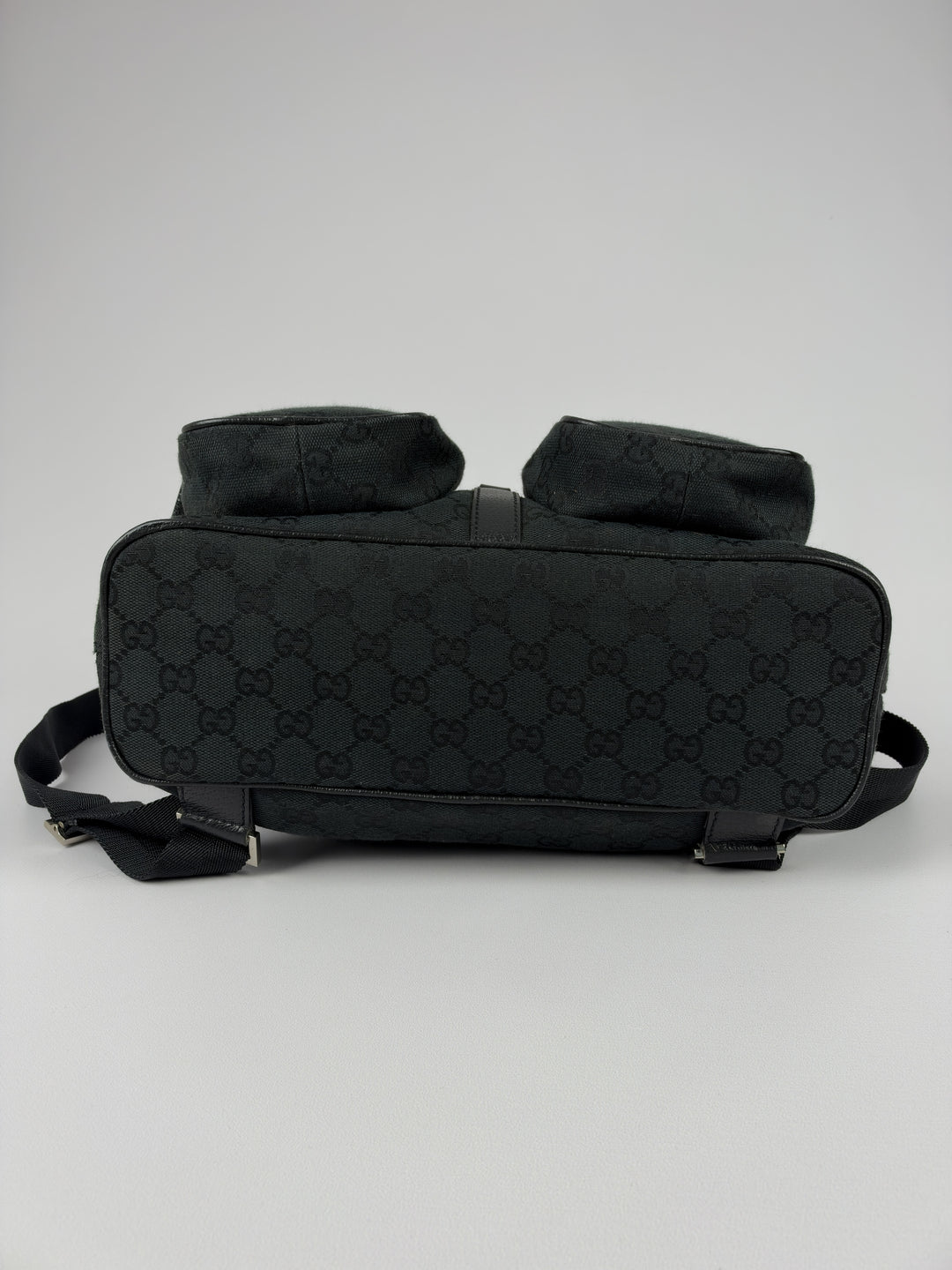 Gucci GG Canvas Jackie Backpack in Schwarz, Detailansicht 7