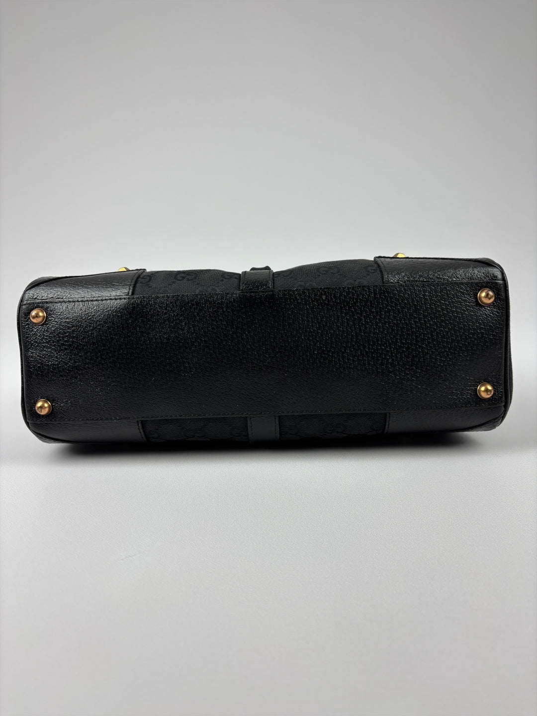 Gucci GG Canvas Jackie Bardot Hobo Shoulder Bag in Schwarz, Detailansicht 7