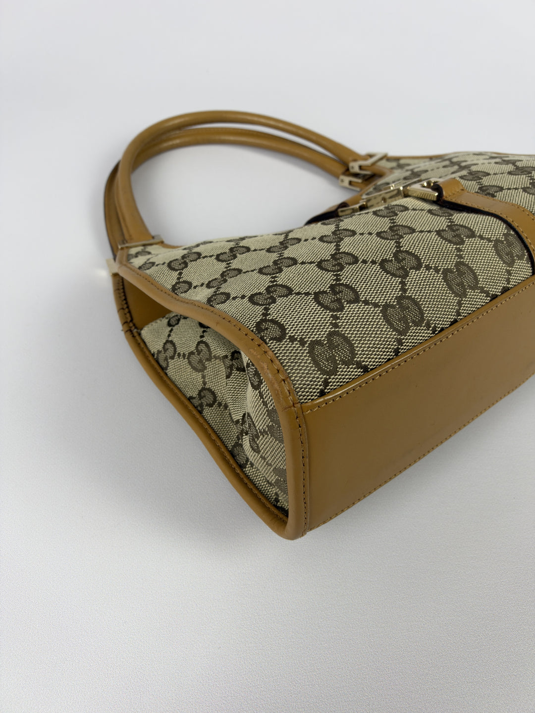 Gucci GG Canvas Jackie Shoulder Bag in Beige/Ebenholz, Detailansicht 7