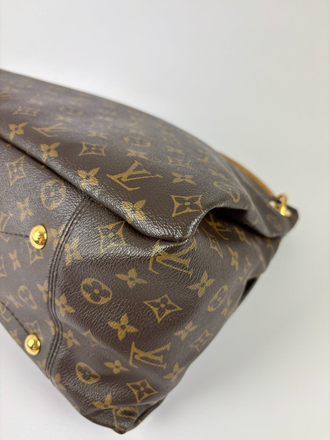 Louis Vuitton Monogram Artsy MM Shoulder Bag in Braun, Detailansicht 7