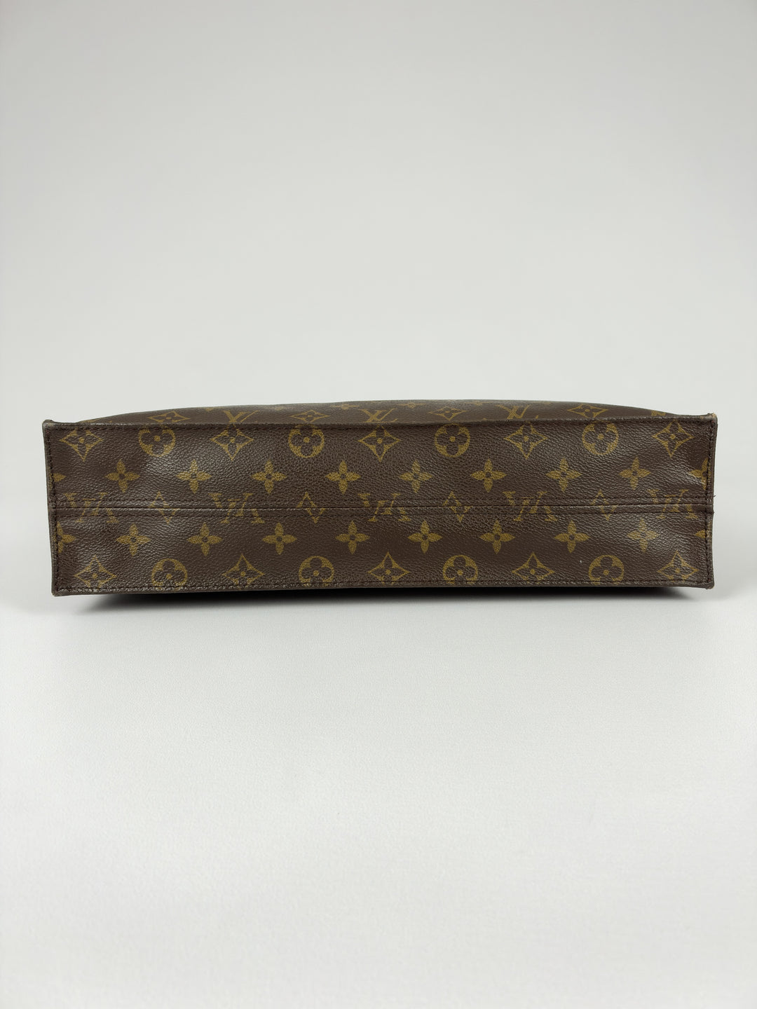 Louis Vuitton Monogram Sac Plat in Braun, Detailansicht 7