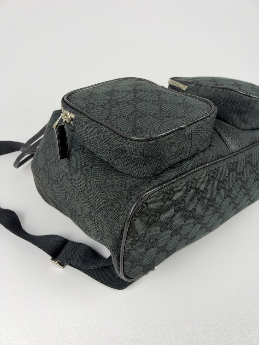 Gucci GG Canvas Jackie Backpack in Schwarz, Detailansicht 8