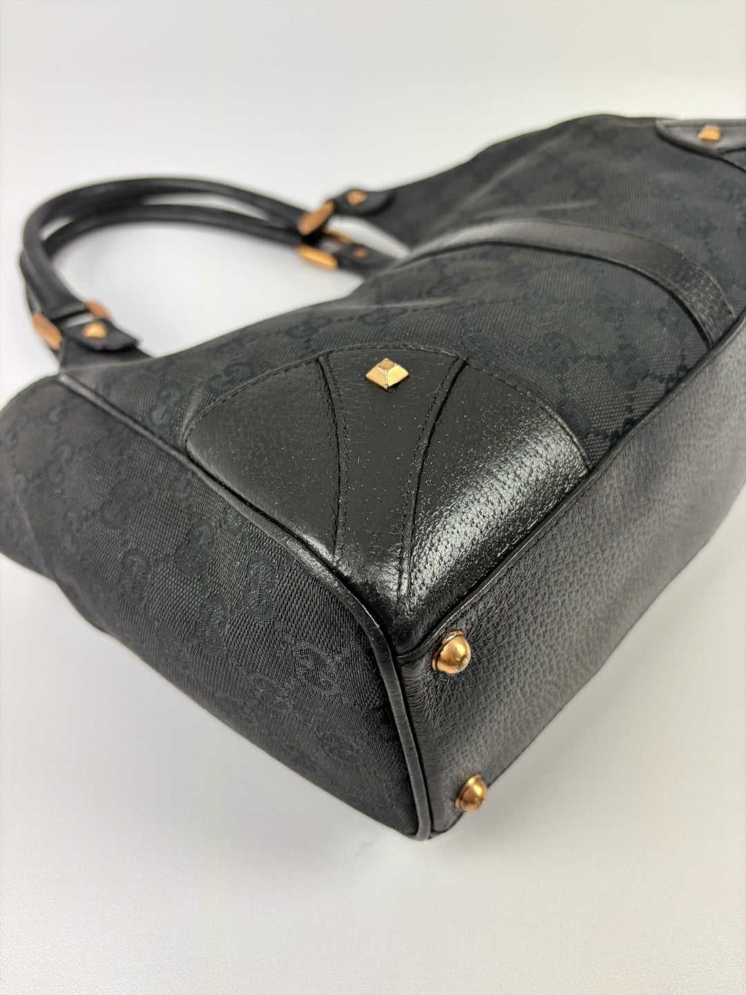 Gucci GG Canvas Jackie Bardot Hobo Shoulder Bag in Schwarz, Detailansicht 8